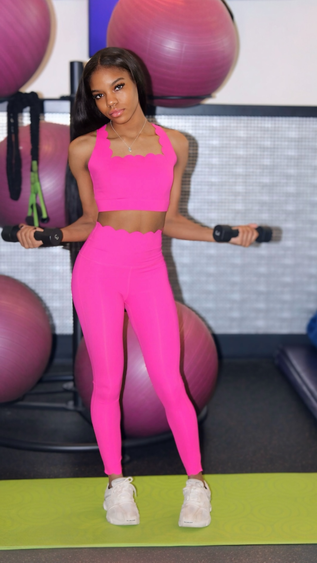 Lycra Scalloped Sports Bra and Leggings Set | Est ship 8/22 -8/29